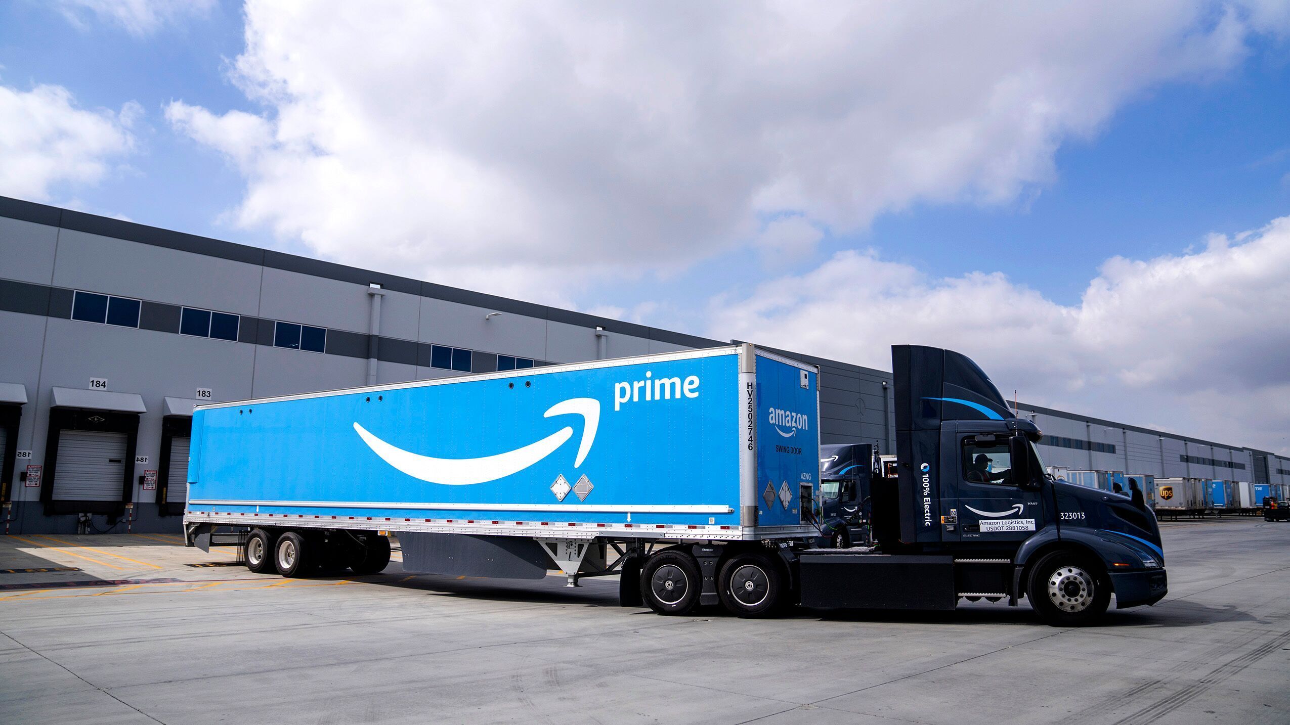 amazon ev truck drybox
