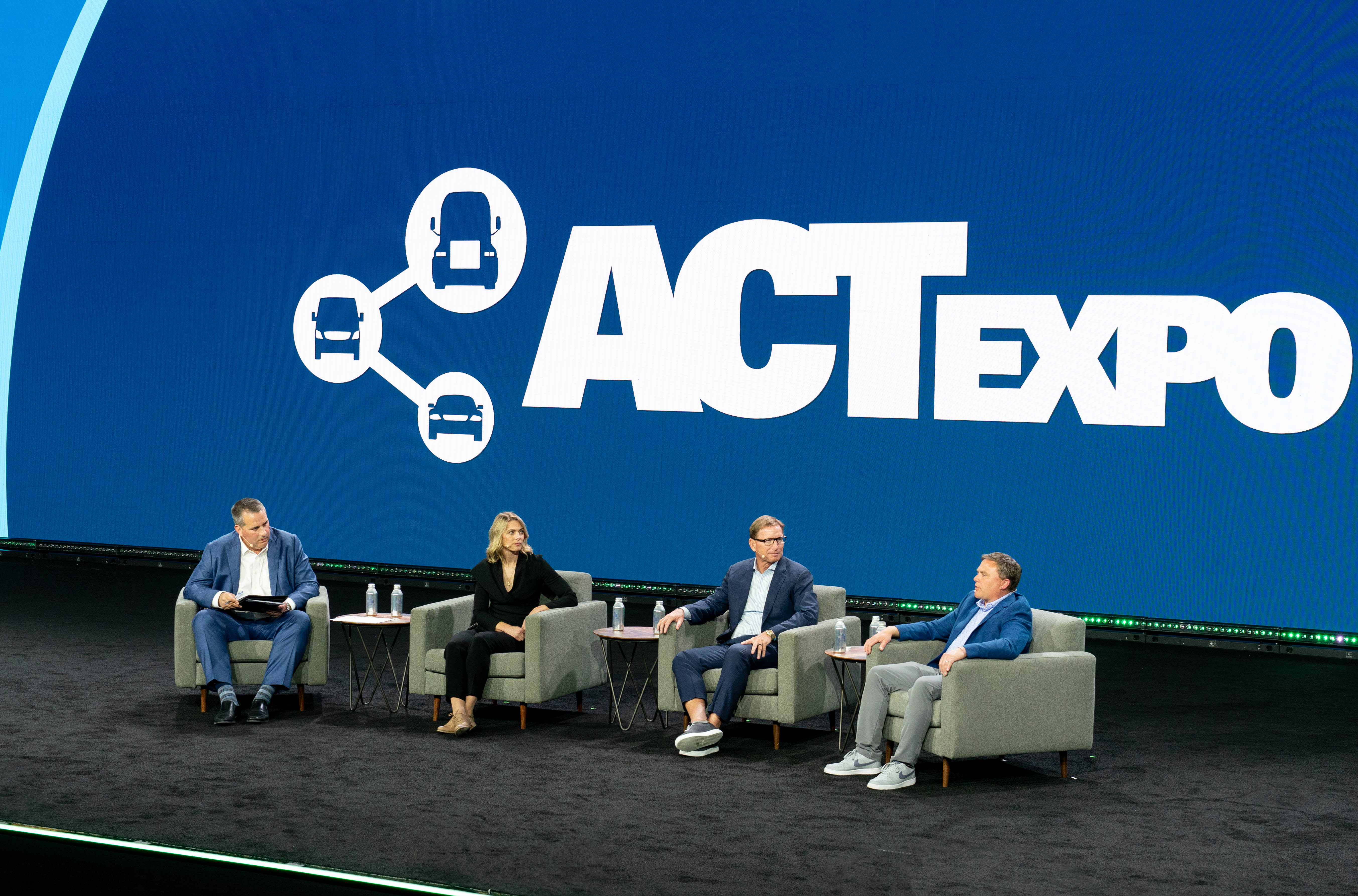 ACT Expo 2025 célèbre les jalons de la transition des transports : Le projet québécois soutenu par AttriX parmi les moments forts de l'industrie